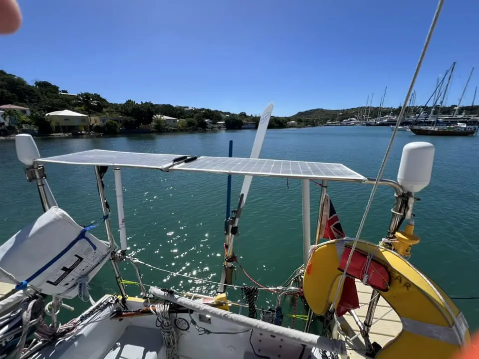 Hands-free navigation on a light displacement hull