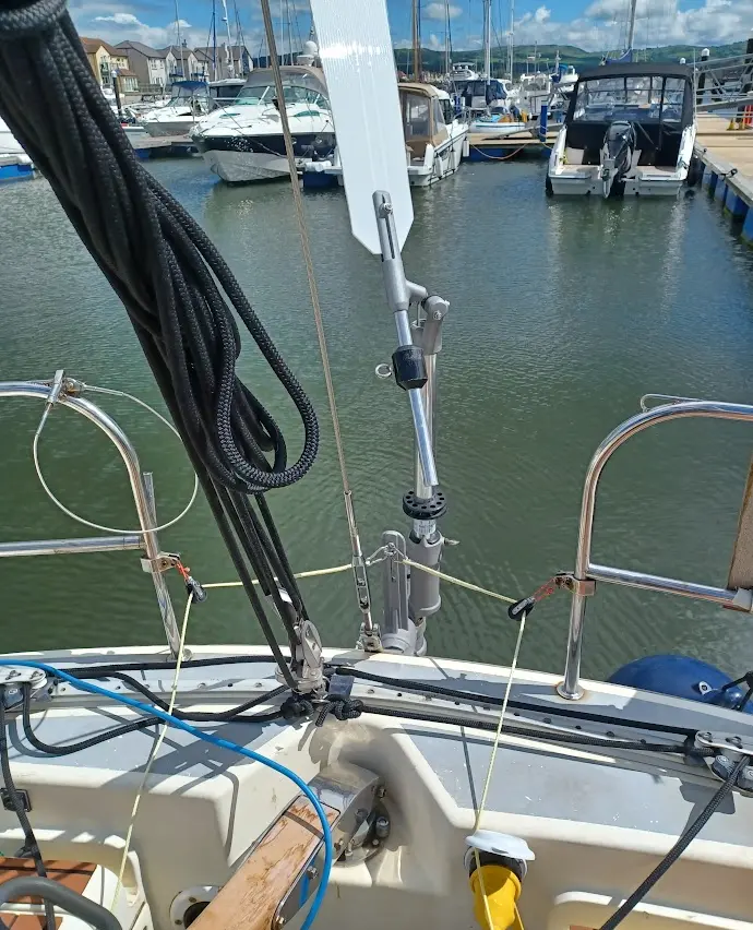 Mechanical windvane gear operating in open ocean conditions