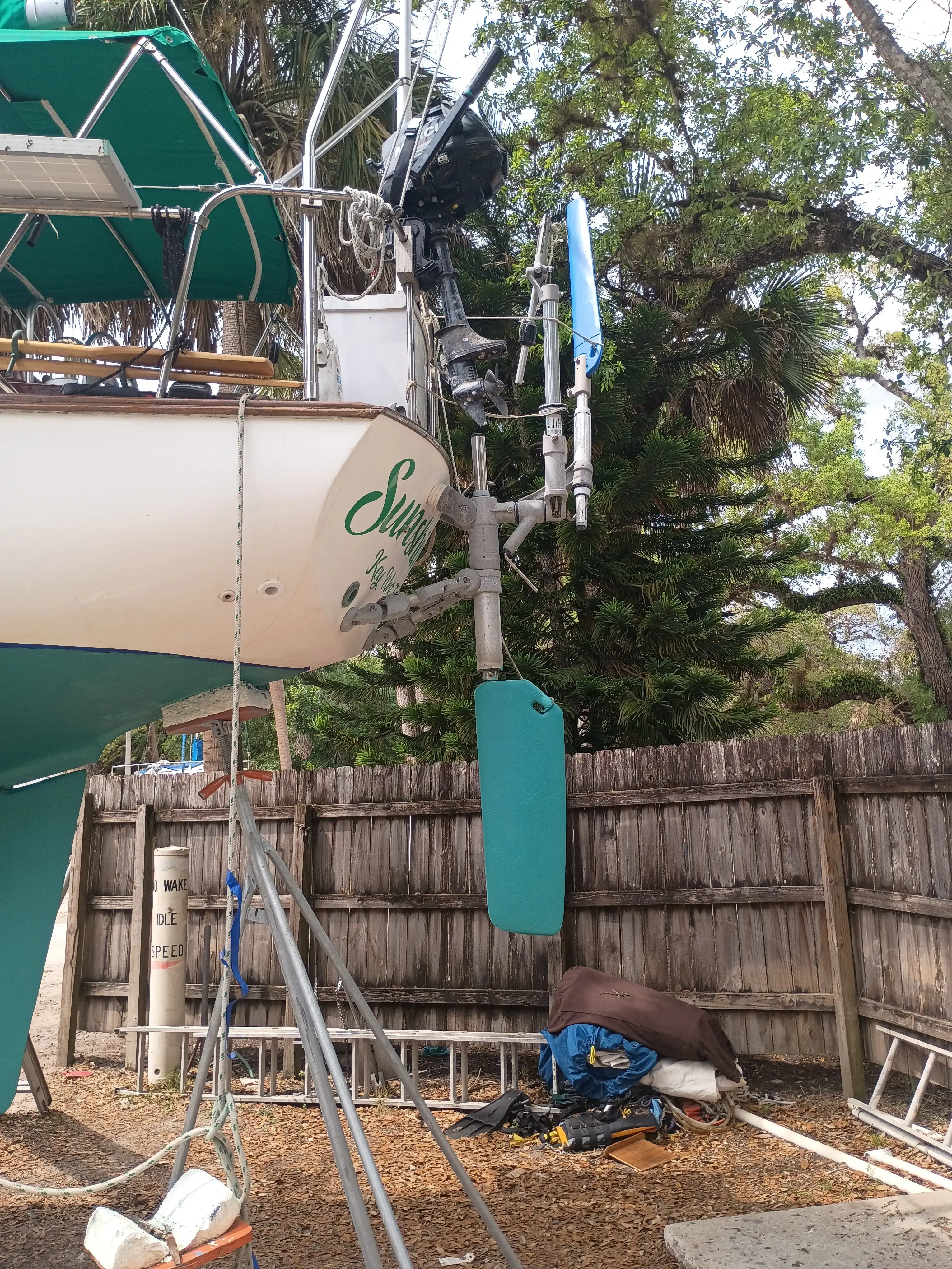 Tiller pilot connection lines routed to the independent rudder