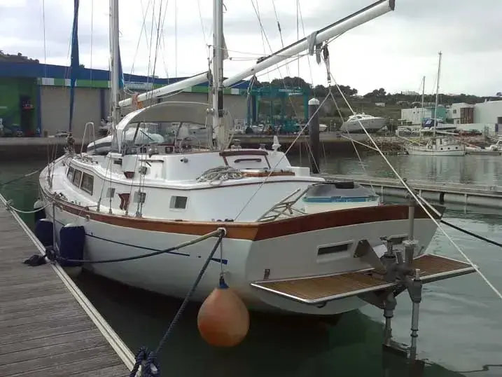 Mechanical linkage translating vane rotation into rudder movement