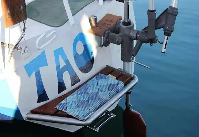 Side profile of a heavy-duty separate rudder system